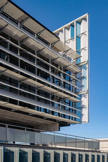 Agora UNI